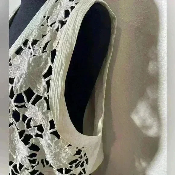 Allure Vintage White Floral Crochet Vest - Size 2X (fits like XL) - Picture 3 of 8